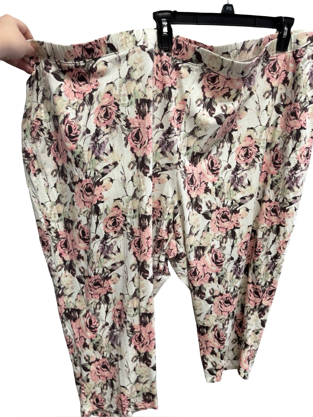 1057 / Catherine’s Sleepwear Floral Pajama Capris Size 5X 34/36W